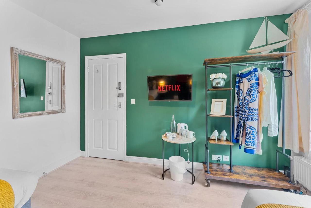 Rooms In City Centre House With Kitchen, Lounge, Garden ايبسويتش المظهر الخارجي الصورة