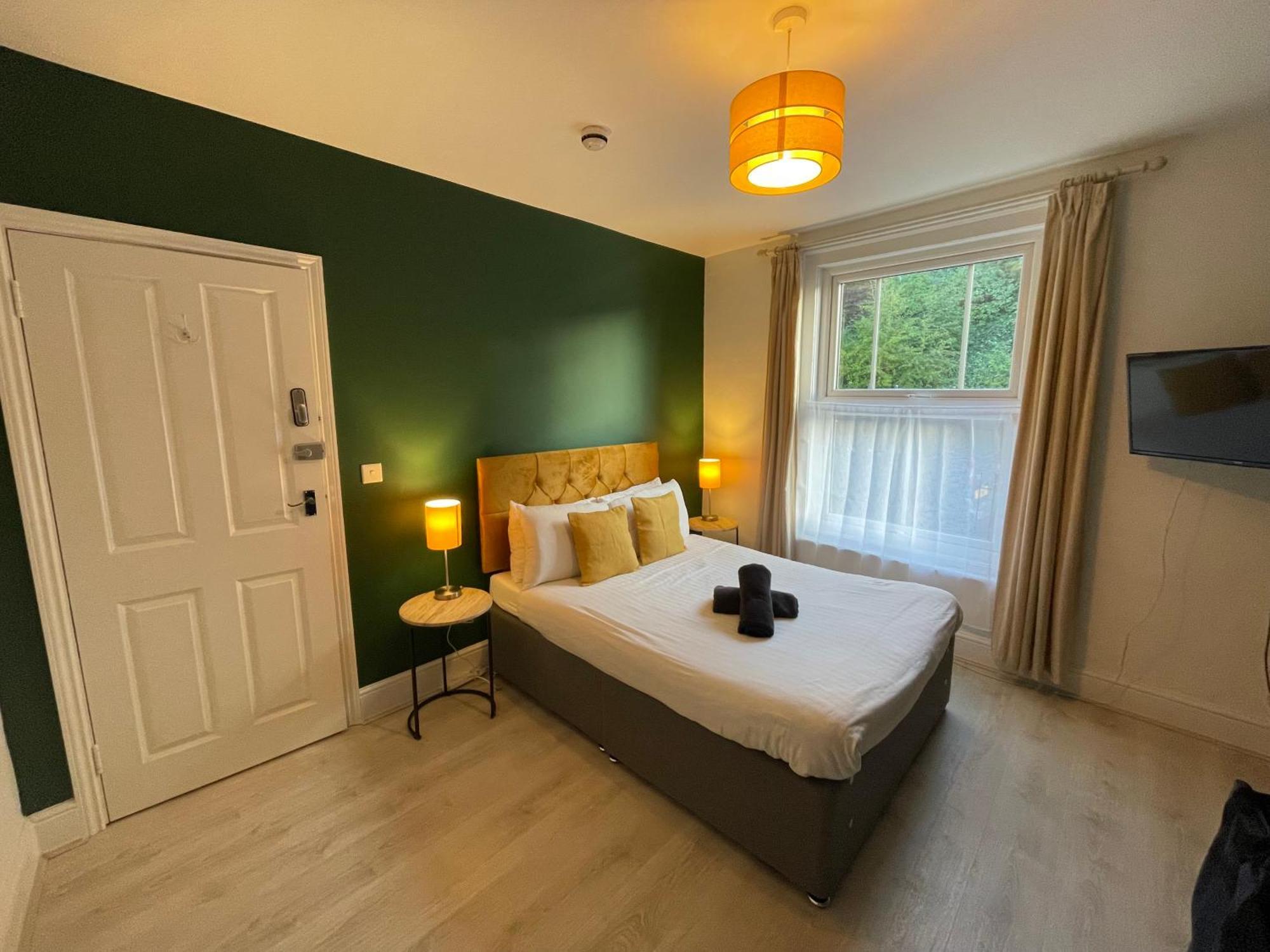 Rooms In City Centre House With Kitchen, Lounge, Garden ايبسويتش المظهر الخارجي الصورة